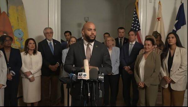 vAsm. Isaac Bryan (D-Ladera Heights), vice chair of the California Legislative Black Caucus, spoke at the Historic Governor’s Mansion in Sacramento on Aug. 8, 2025, addressing the state’s efforts to redraw congressional district boundaries ahead of the 2026 midterms.
